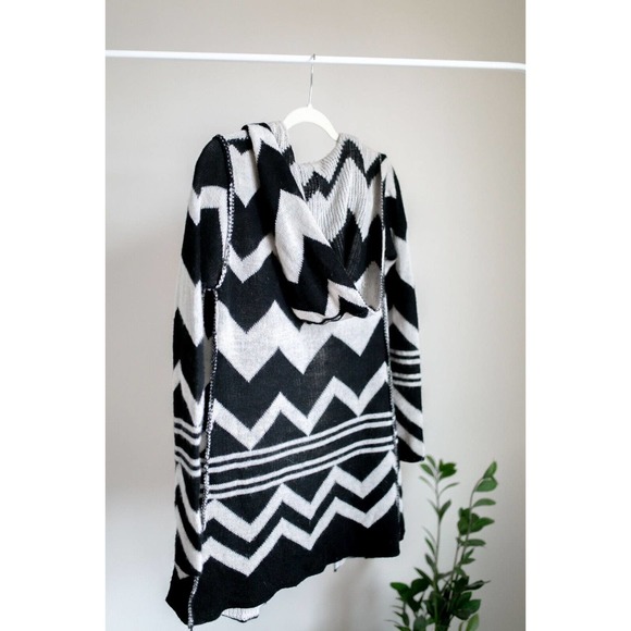 Elan Women's Knit Hooded Chevron Cardigan Sweater in Black + Beige w/ Pin SZ S - Picture 8 of 9